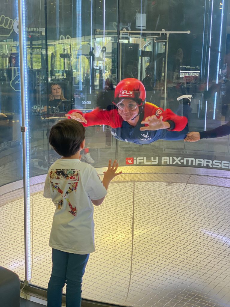 photo maman qui vol et son fils chute libre indoor lyon