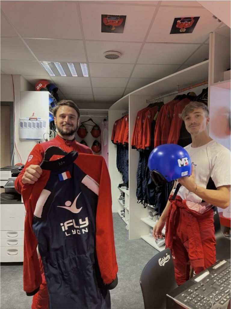 moniteurs ifly lyon à l'équipement