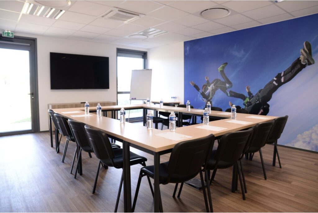 salle de réunion séminaire entreprise ifly lyon chute libre indoor vol en soufflerie