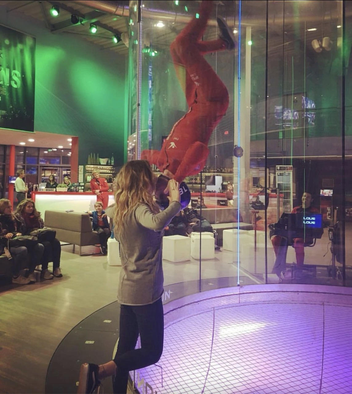 kiss chez ifly lyon pour la saint valentin chute libre indoor