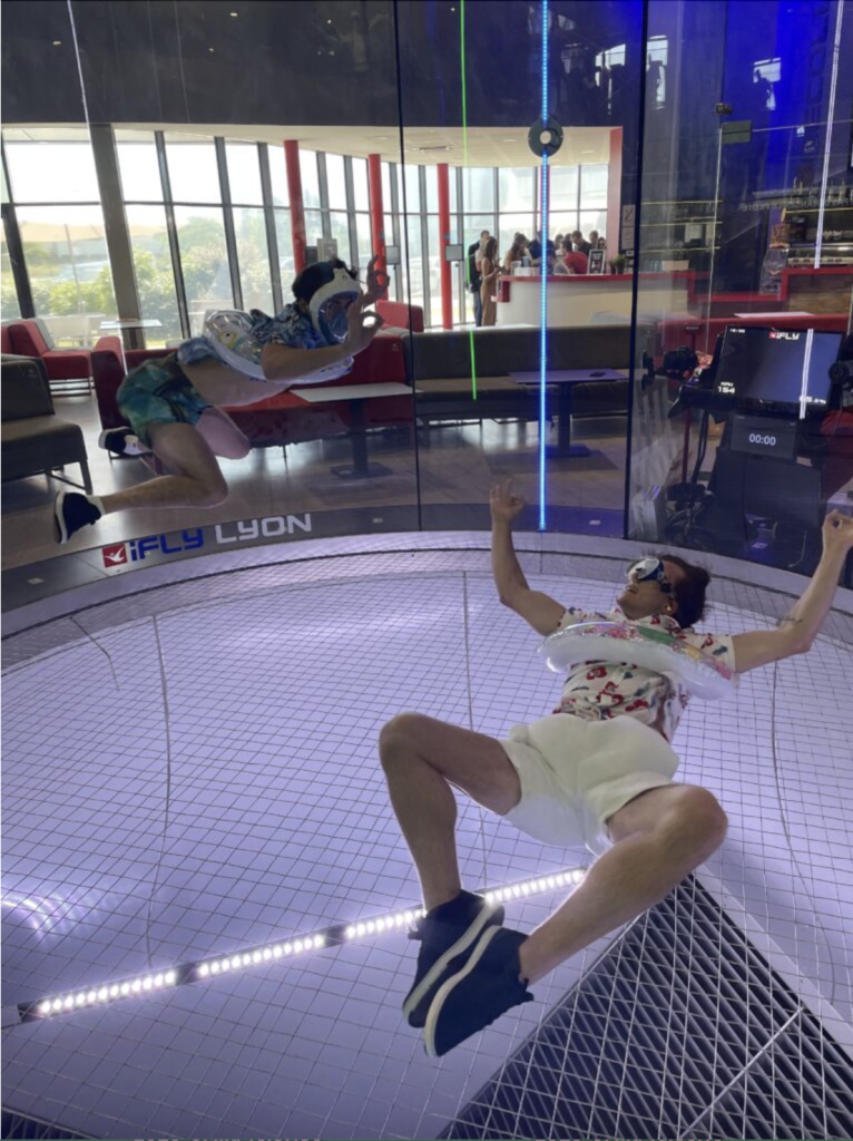 les moniteurs volent en été chez ifly lyon